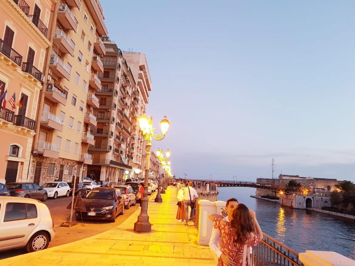 Philos - Appartements & Rooms Taranto Eksteriør billede