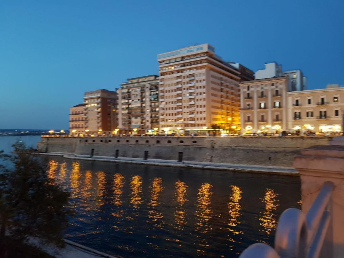 Philos - Appartements & Rooms Taranto Eksteriør billede